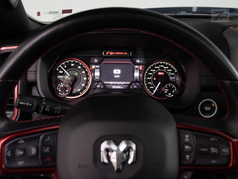 Foto do veículo RAM 1500  REBEL HEMI 2021 91.553 KM 298.500,00