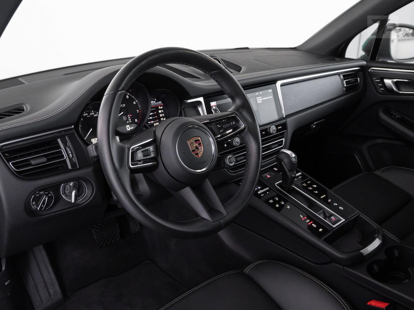 Foto do veículo PORSCHE MACAN  GTS 2023 16.512 KM 629.800,00