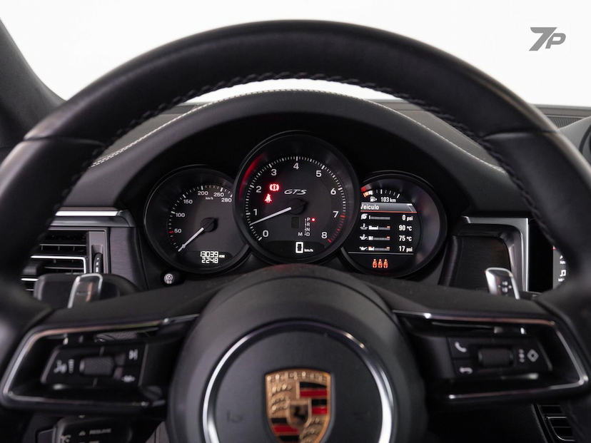 Foto do veículo PORSCHE MACAN  GTS 2023 16.512 KM 629.800,00