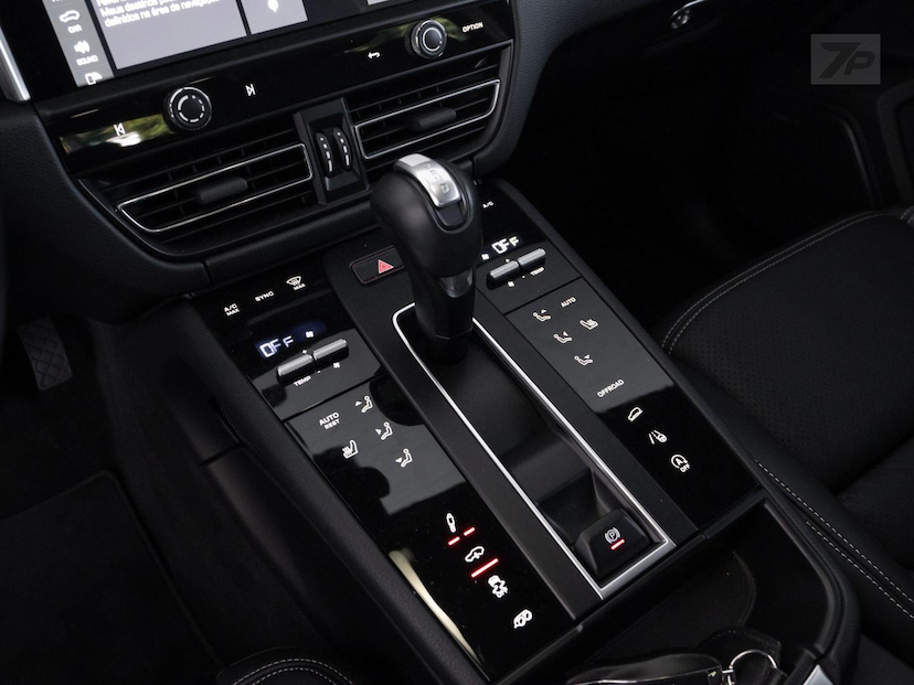 Foto do veículo PORSCHE MACAN  GTS 2023 16.512 KM 629.800,00