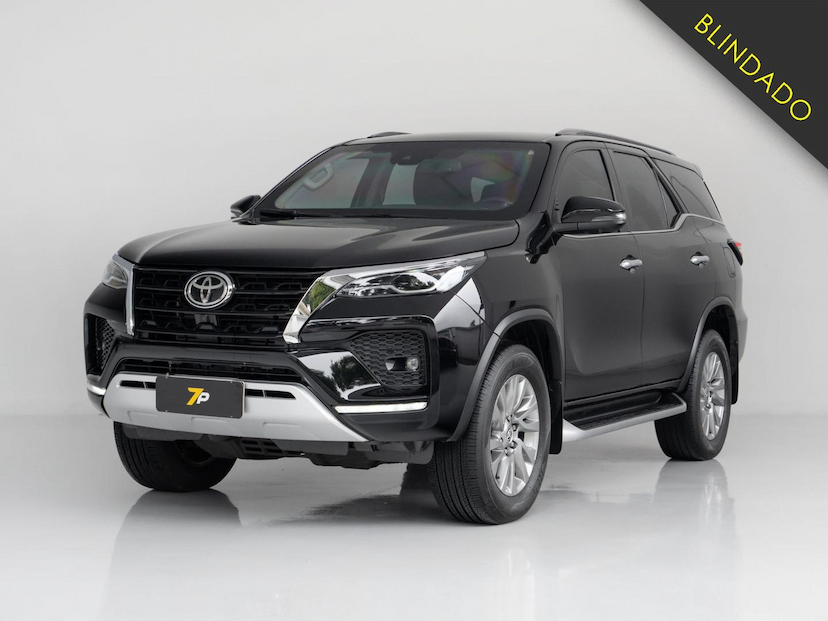 Foto do veículo TOYOTA HILUX  SWSRXA4FD 2023 55.410 KM 369.000,00