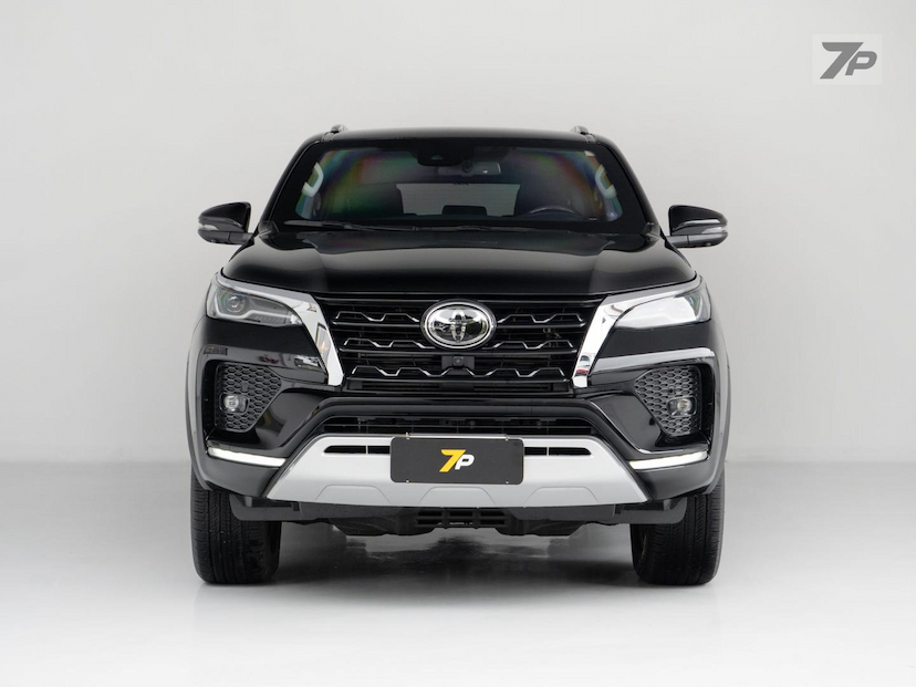 Foto do veículo TOYOTA HILUX  SWSRXA4FD 2023 55.410 KM 369.000,00