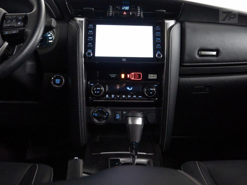 Foto do veículo TOYOTA HILUX  SWSRXA4FD 2023 55.410 KM 369.000,00