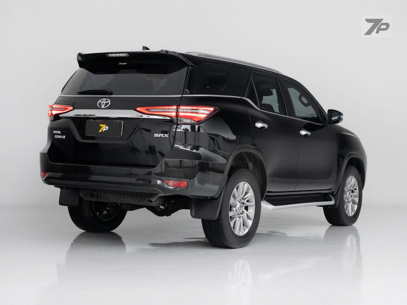 Foto do veículo TOYOTA HILUX  SWSRXA4FD 2023 55.410 KM 369.000,00