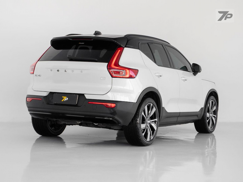 Foto do veículo VOLVO XC40  RECHARGE PE 2022 35.269 KM 214.000,00