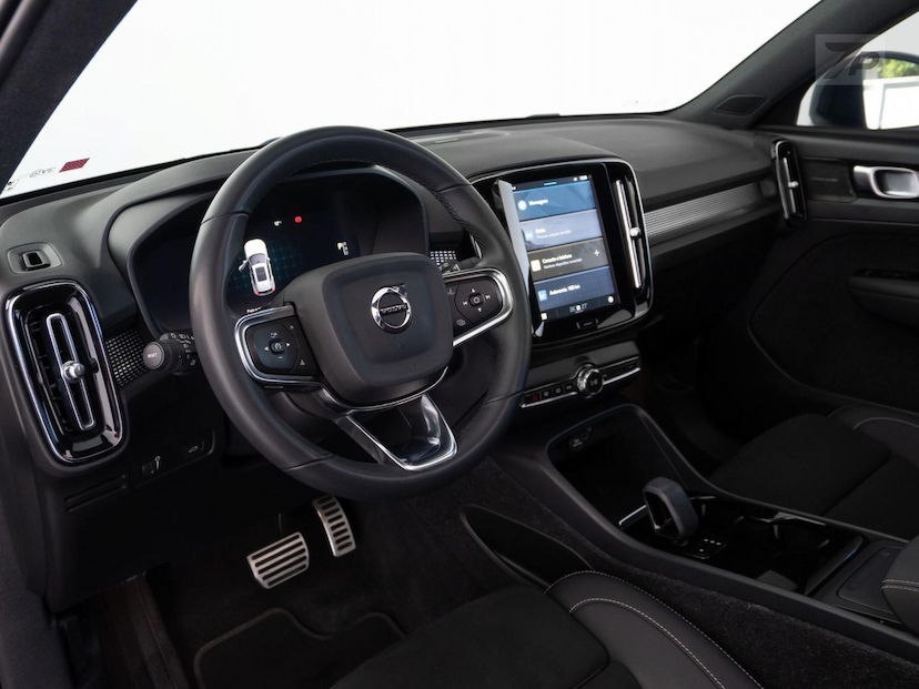 Foto do veículo VOLVO XC40  RECHARGE PE 2022 35.269 KM 214.000,00