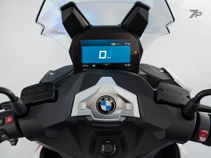 Foto do veículo BMW C 400 X C400 X SPORT 2024 631 KM 56.900,00