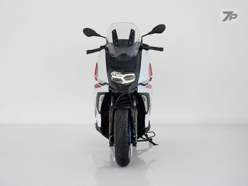 Foto do veículo BMW C 400 X C400 X SPORT 2024 631 KM 56.900,00