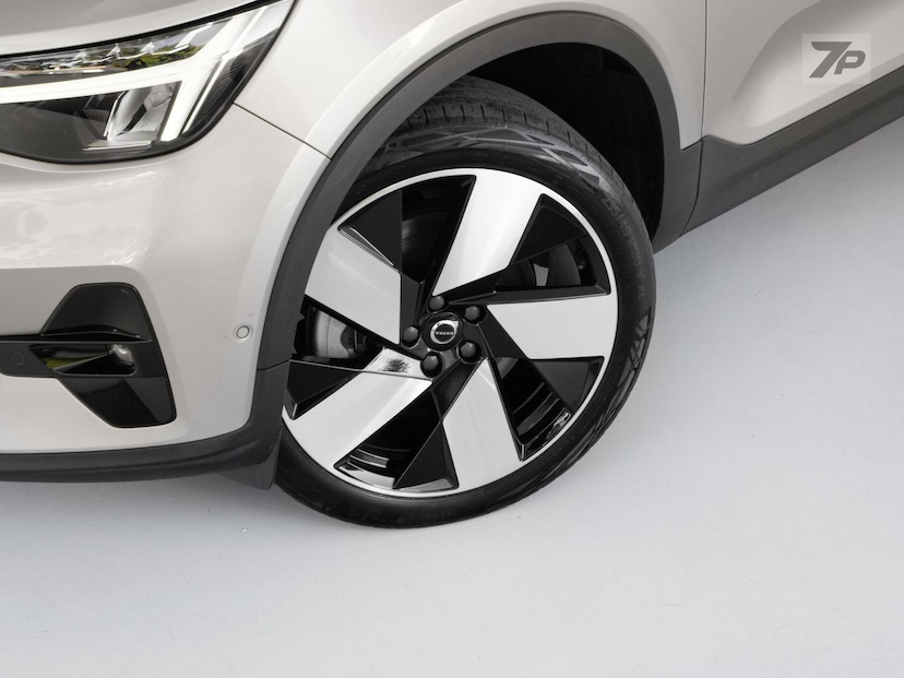 Foto do veículo VOLVO XC40  8 ULTIMATE 2023 43.357 KM 228.000,00