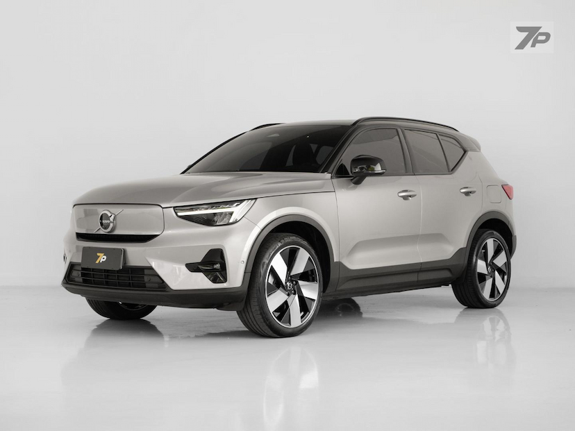 Foto do veículo VOLVO XC40  8 ULTIMATE 2023 43.357 KM 228.000,00
