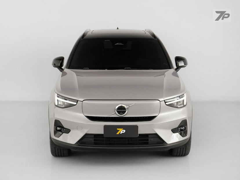 Foto do veículo VOLVO XC40  8 ULTIMATE 2023 43.357 KM 228.000,00