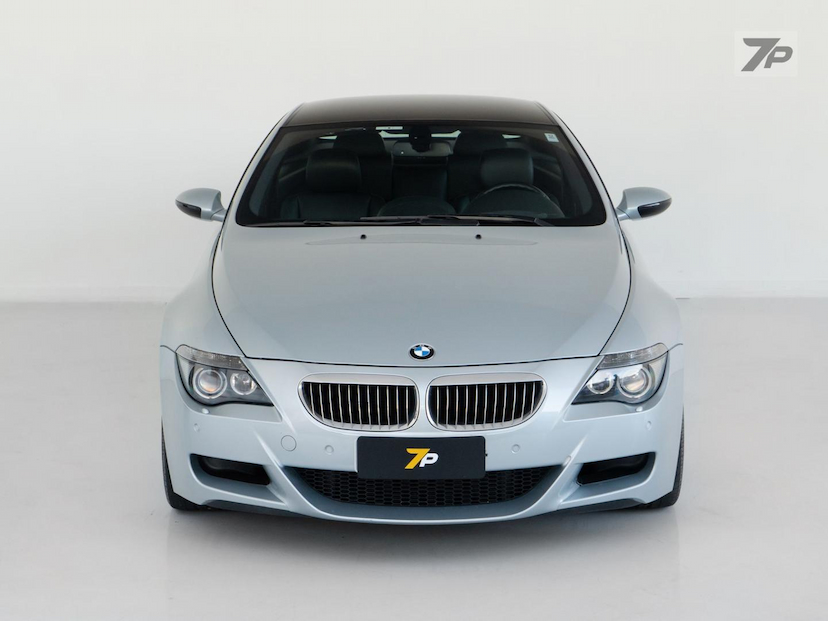 Foto do veículo BMW M6  5.0 V-10 40V 2P 2006 35.362 KM 358.500,00