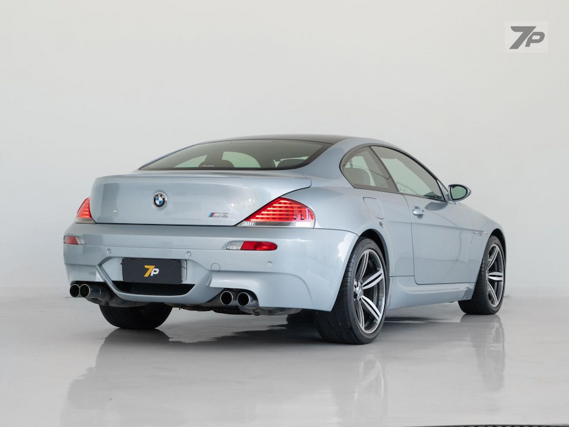 Foto do veículo BMW M6  5.0 V-10 40V 2P 2006 35.362 KM 358.500,00