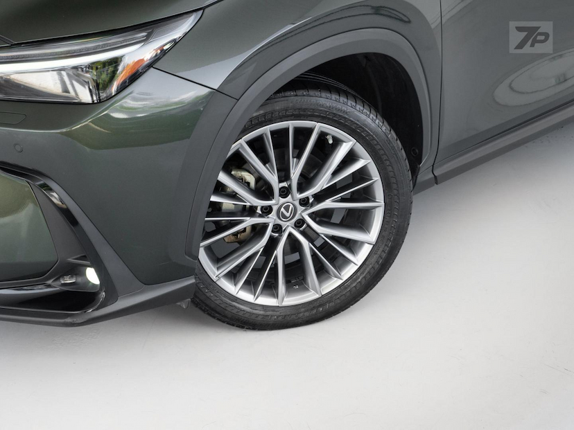 Foto do veículo LEXUS NX 350H NX350H LUXURY 2023 39.400 KM 299.000,00