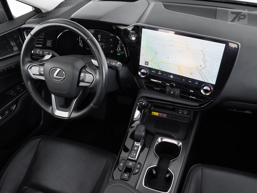 Foto do veículo LEXUS NX 350H NX350H LUXURY 2023 39.400 KM 299.000,00