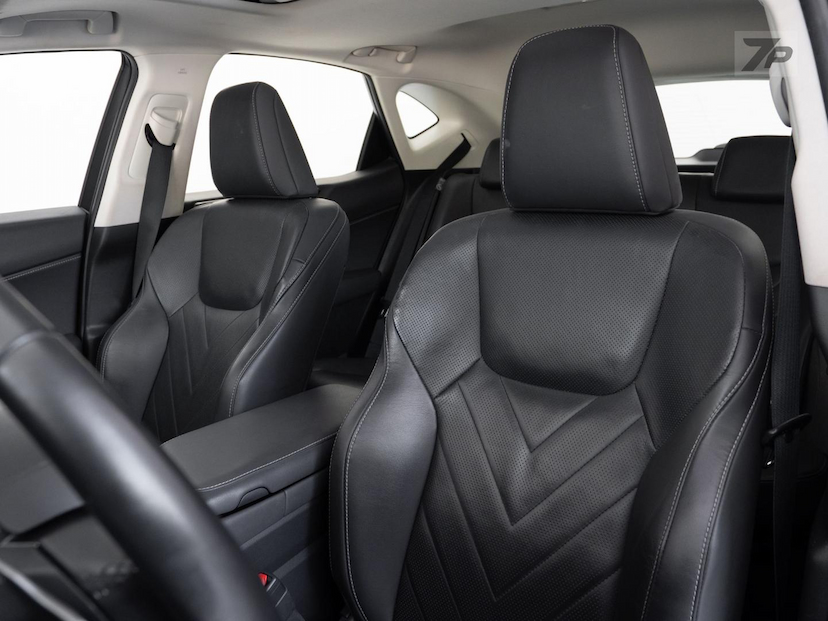 Foto do veículo LEXUS NX 350H NX350H LUXURY 2023 39.400 KM 299.000,00