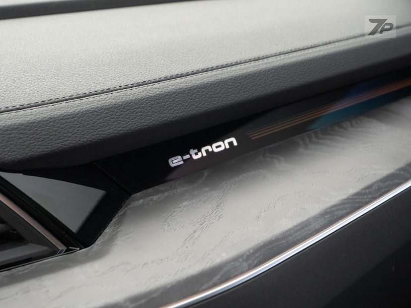 Foto do veículo AUDI E-TRON E TRON 2020 44.252 KM 278.900,00