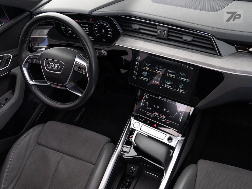 Foto do veículo AUDI E-TRON E TRON 2020 44.252 KM 278.900,00
