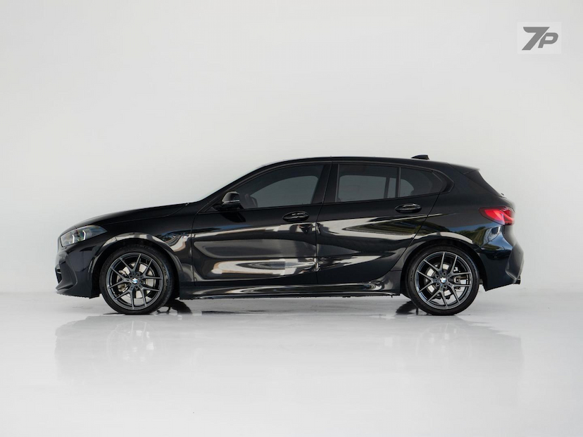 Foto do veículo BMW 118I  2023 27.943 KM 217.000,00