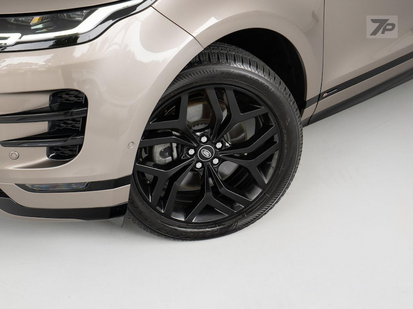 Foto do veículo LAND ROVER RANGE ROVER EVOQUE EVOQUE P250FF SE RD 2021 39.507 KM 261.000,00