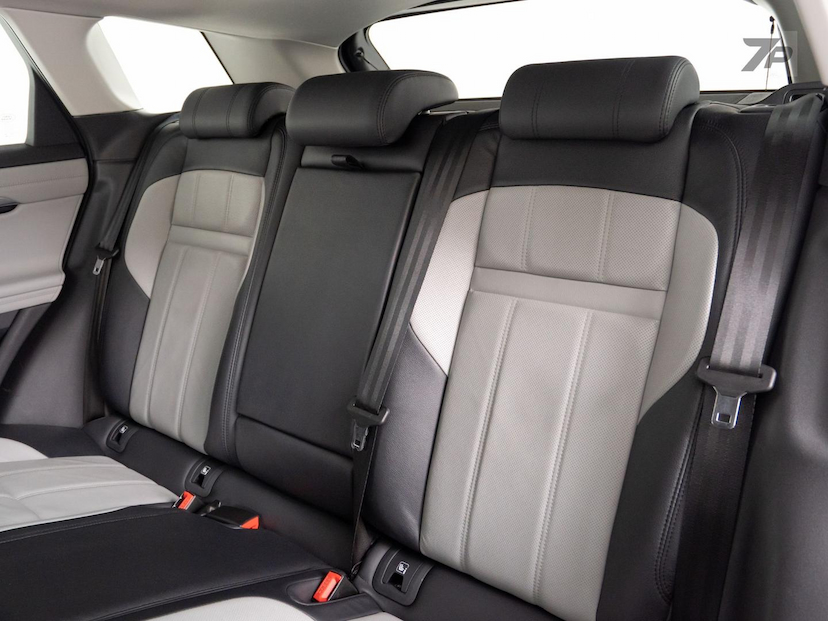 Foto do veículo LAND ROVER RANGE ROVER EVOQUE EVOQUE P250FF SE RD 2021 39.507 KM 261.000,00