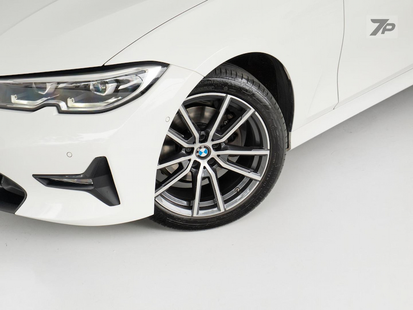 Foto do veículo BMW 320I 320 SPORT GP 184 CV 2021 56.632 KM 199.000,00