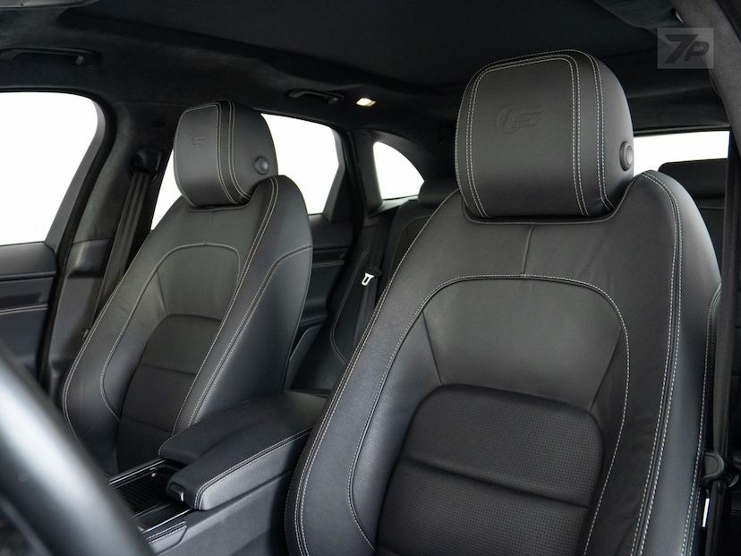 Foto do veículo JAGUAR F-PACE JAG FPACE 380CV V6 S 2018 45.881 KM 273.000,00