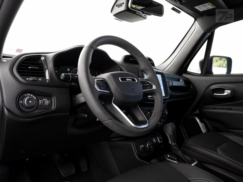 Foto do veículo JEEP RENEGADE  S T2704X4T 2023 28.200 KM 125.900,00