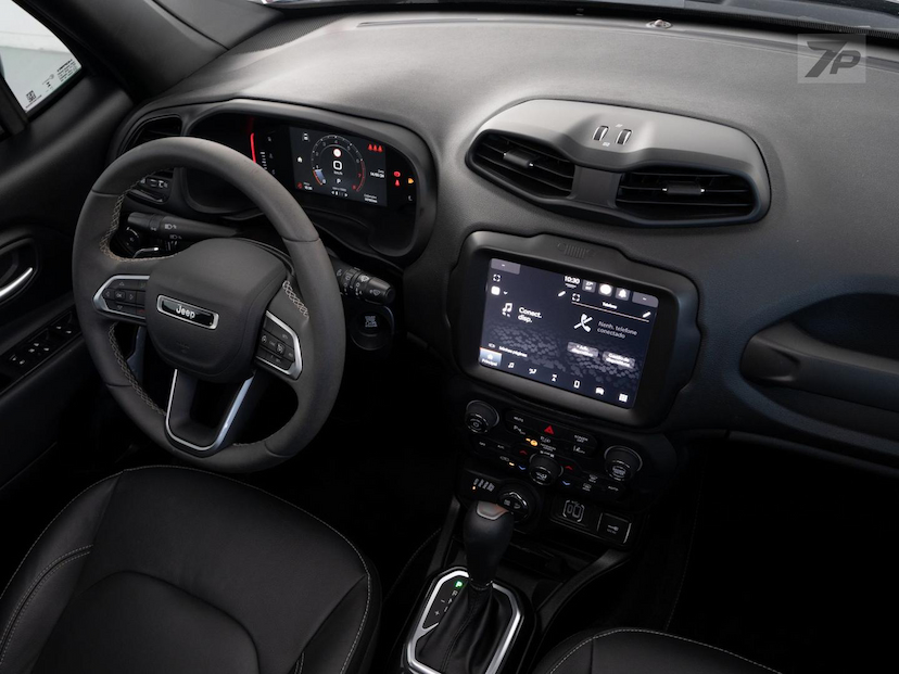 Foto do veículo JEEP RENEGADE  S T2704X4T 2023 28.200 KM 125.900,00