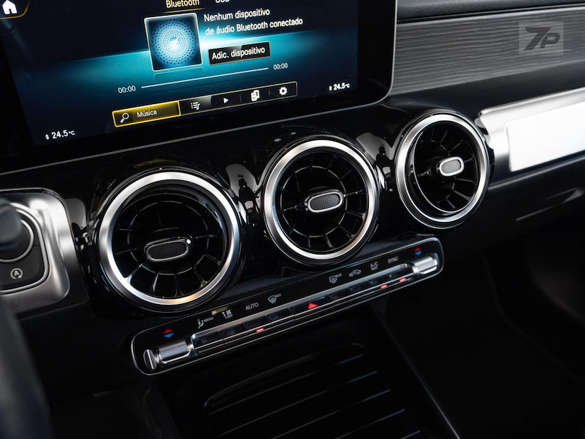 Foto do veículo MERCEDES-BENZ GLB 200 GLB200 PROG 2020 44.000 KM 209.900,00