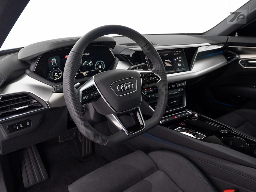 Foto do veículo AUDI E-TRON E-TRON S SPORTBACK QUAT. AUT (ELÉTRICO) 2024 4.530 KM 440.000,00
