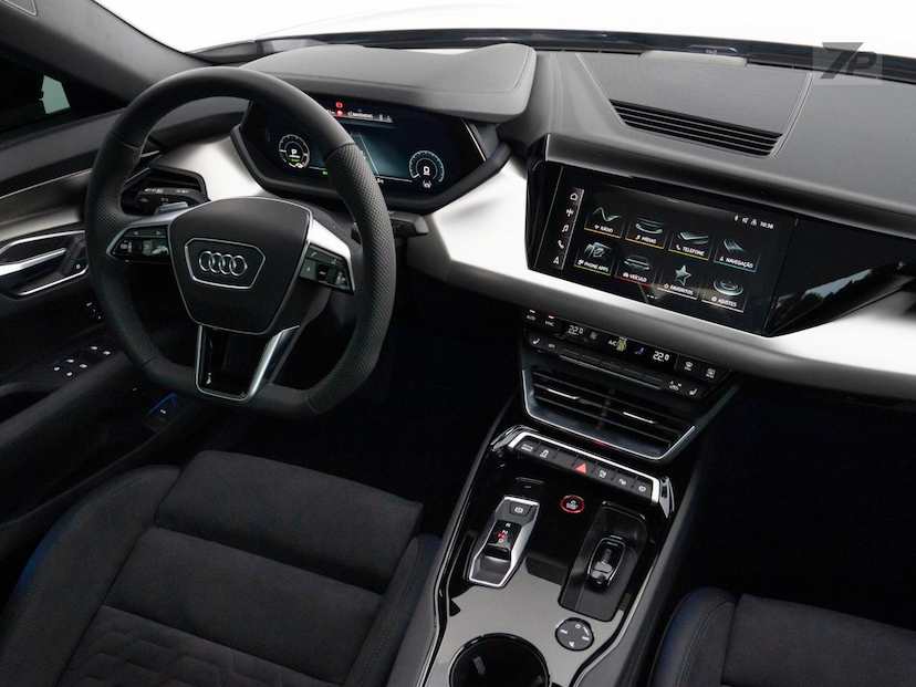 Foto do veículo AUDI E-TRON E-TRON S SPORTBACK QUAT. AUT (ELÉTRICO) 2024 4.530 KM 440.000,00