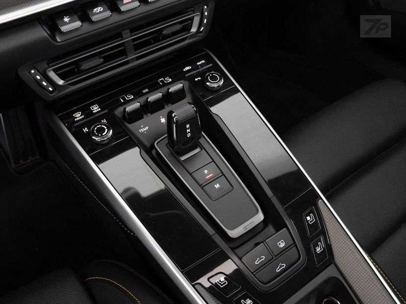 Foto do veículo PORSCHE 911  TURBO S 2021 10.772 KM 1.320.000,00