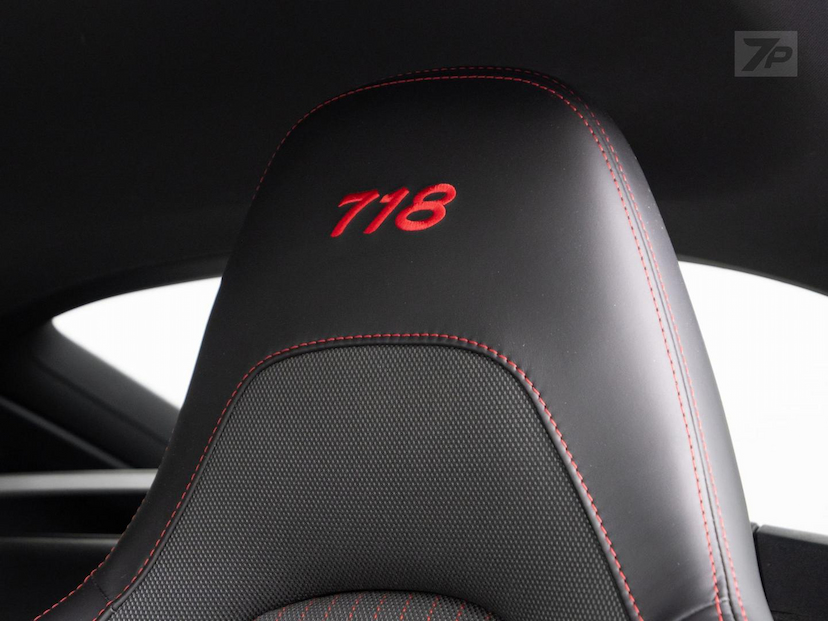 Foto do veículo PORSCHE CAYMAN  T 2022 5.730 KM 539.000,00