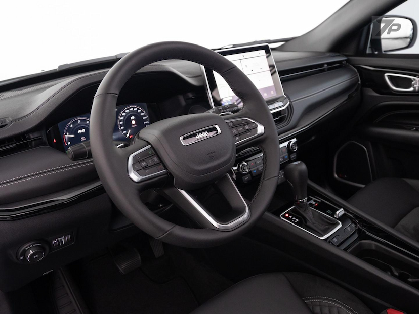 Foto do veículo JEEP COMPASS  BLACKHAWK 2025 8.550 KM 227.500,00