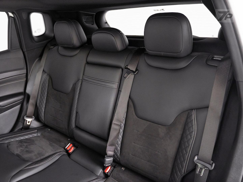 Foto do veículo JEEP COMPASS  BLACKHAWK 2025 8.550 KM 227.500,00