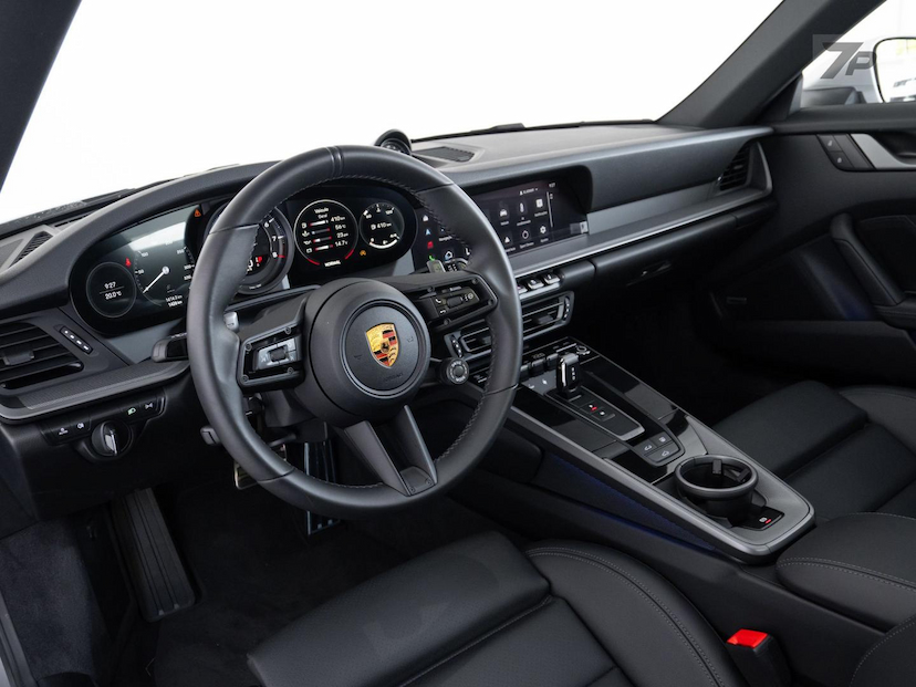 Foto do veículo PORSCHE 911  CARRERA 2024 1.429 KM 878.000,00