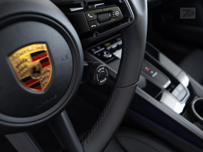 Foto do veículo PORSCHE 911  CARRERA 2024 1.429 KM 878.000,00