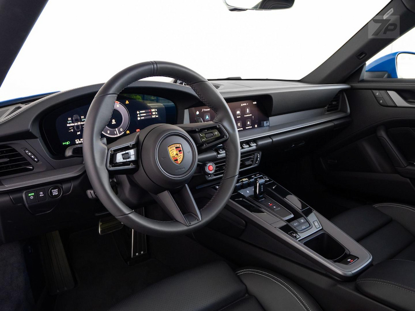 Foto do veículo PORSCHE 911  CARRERA 2025 1.821 KM 1.028.000,00