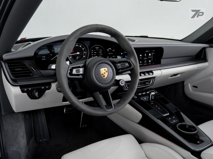 Foto do veículo PORSCHE 911  CARRERA C 2024 2.223 KM 995.000,00