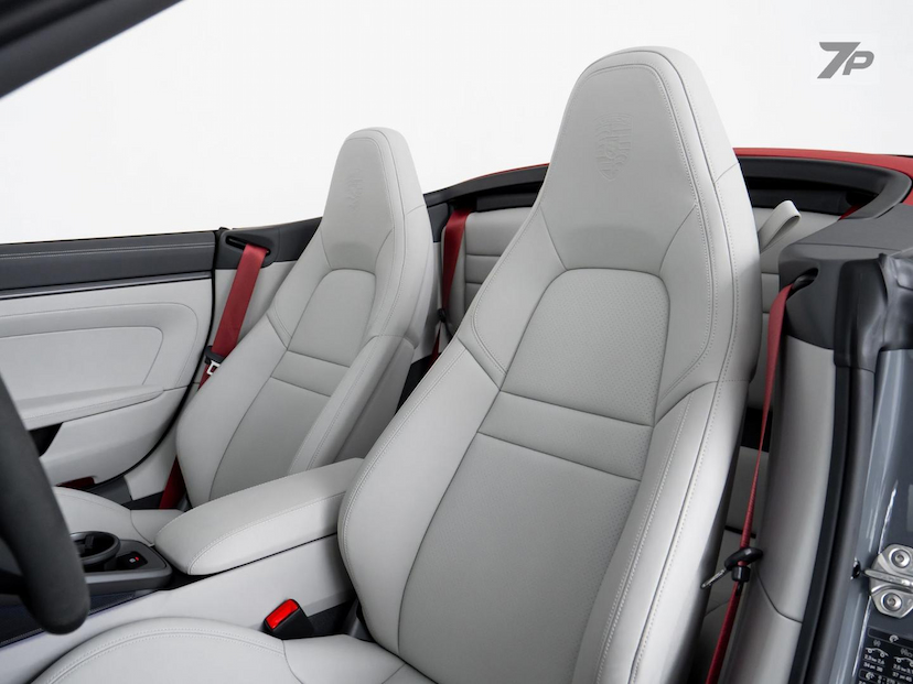 Foto do veículo PORSCHE 911  CARRERA C 2024 2.223 KM 995.000,00