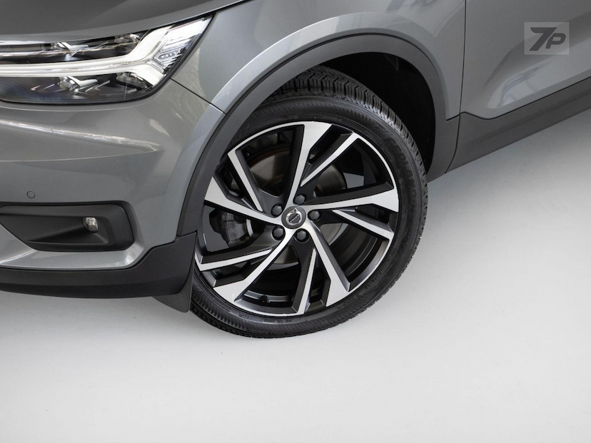 Foto do veículo VOLVO XC40  T5 R-DESIGN 2019 56.000 KM 176.500,00
