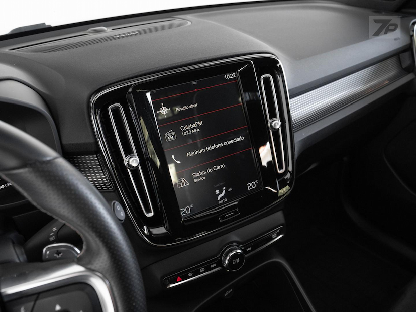 Foto do veículo VOLVO XC40  T5 R-DESIGN 2019 56.000 KM 176.500,00