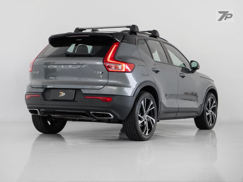 Foto do veículo VOLVO XC40  T5 R-DESIGN 2019 56.000 KM 176.500,00
