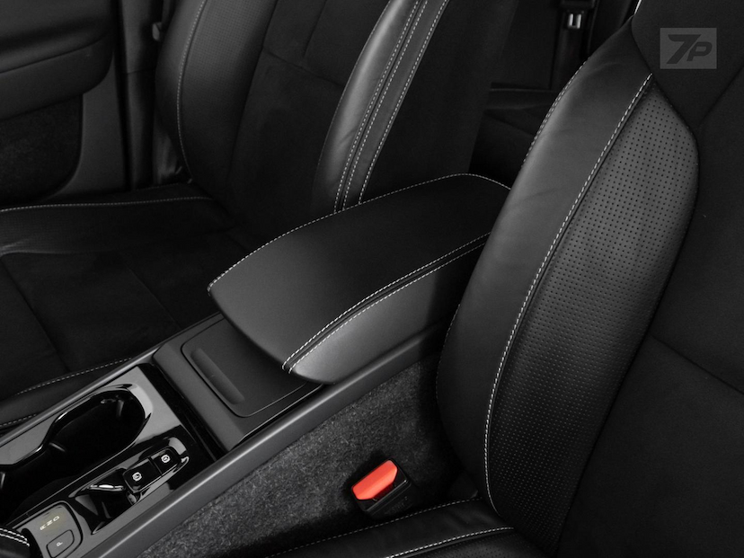 Foto do veículo VOLVO XC40  T5 R-DESIGN 2019 56.000 KM 176.500,00
