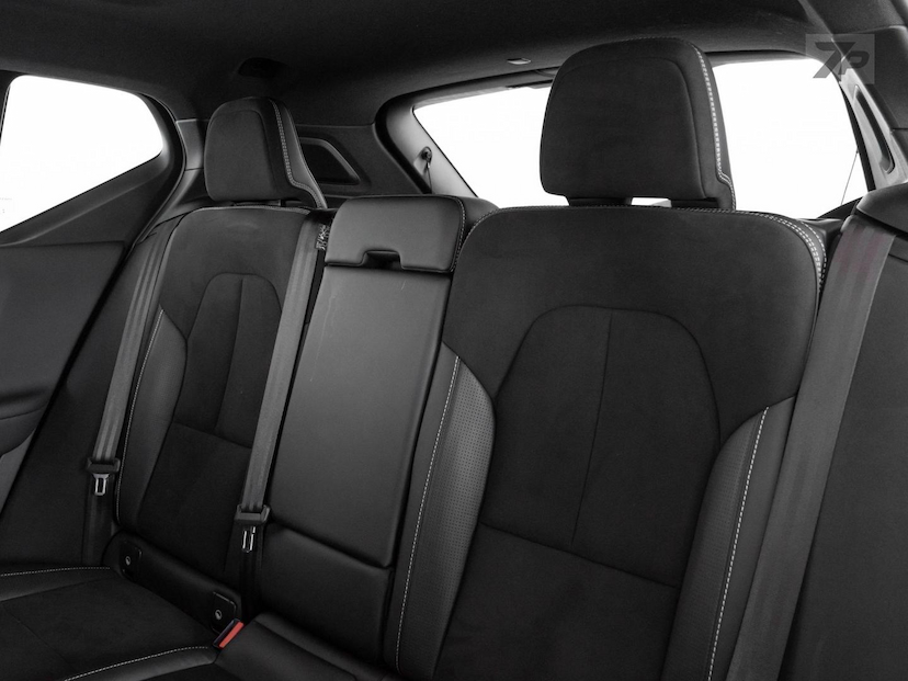 Foto do veículo VOLVO XC40  T5 R-DESIGN 2019 56.000 KM 176.500,00