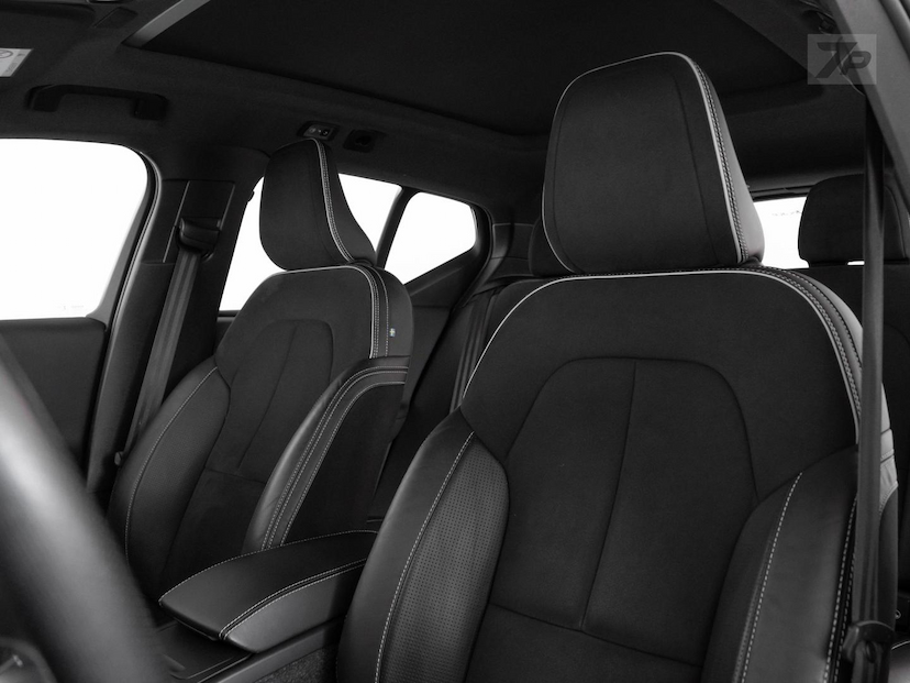 Foto do veículo VOLVO XC40  T5 R-DESIGN 2019 56.000 KM 176.500,00