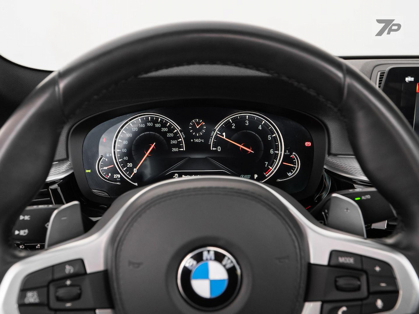 Foto do veículo BMW 530I  2018 22.667 KM 219.000,00