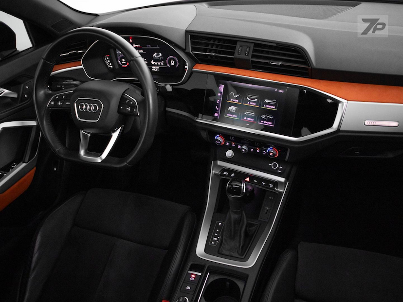 Foto do veículo AUDI Q3  1.4TFSI 2020 77.780 KM 174.900,00