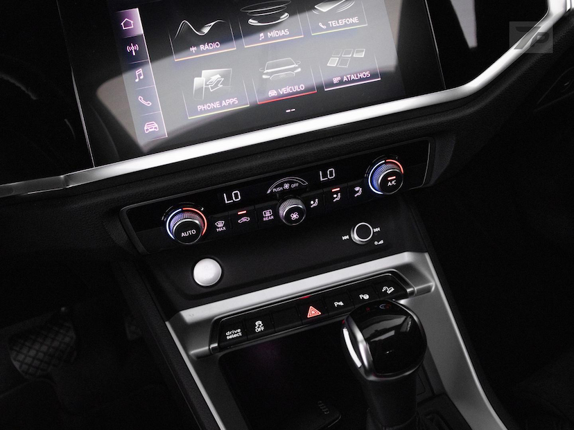Foto do veículo AUDI Q3  1.4TFSI 2020 77.780 KM 174.900,00